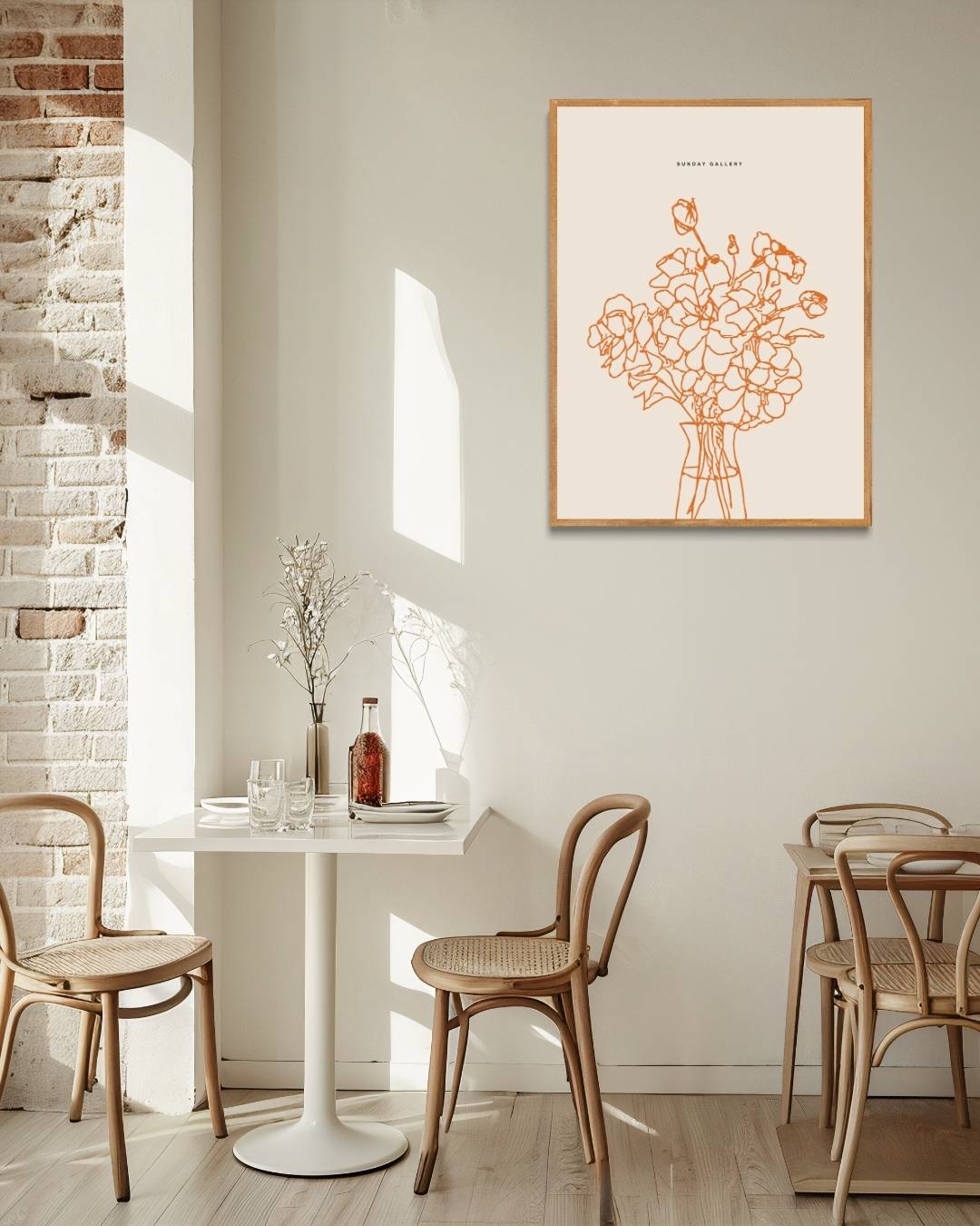 Oranje bloemenvaas Poster – staande poster voor modern interieur