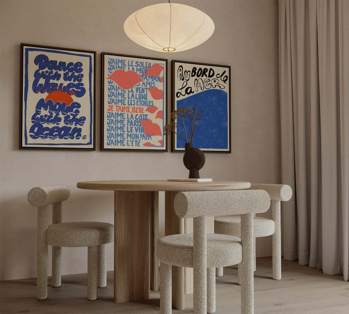 Franse zomerliefde in retrostijl – canvas drieluik in portret formaat