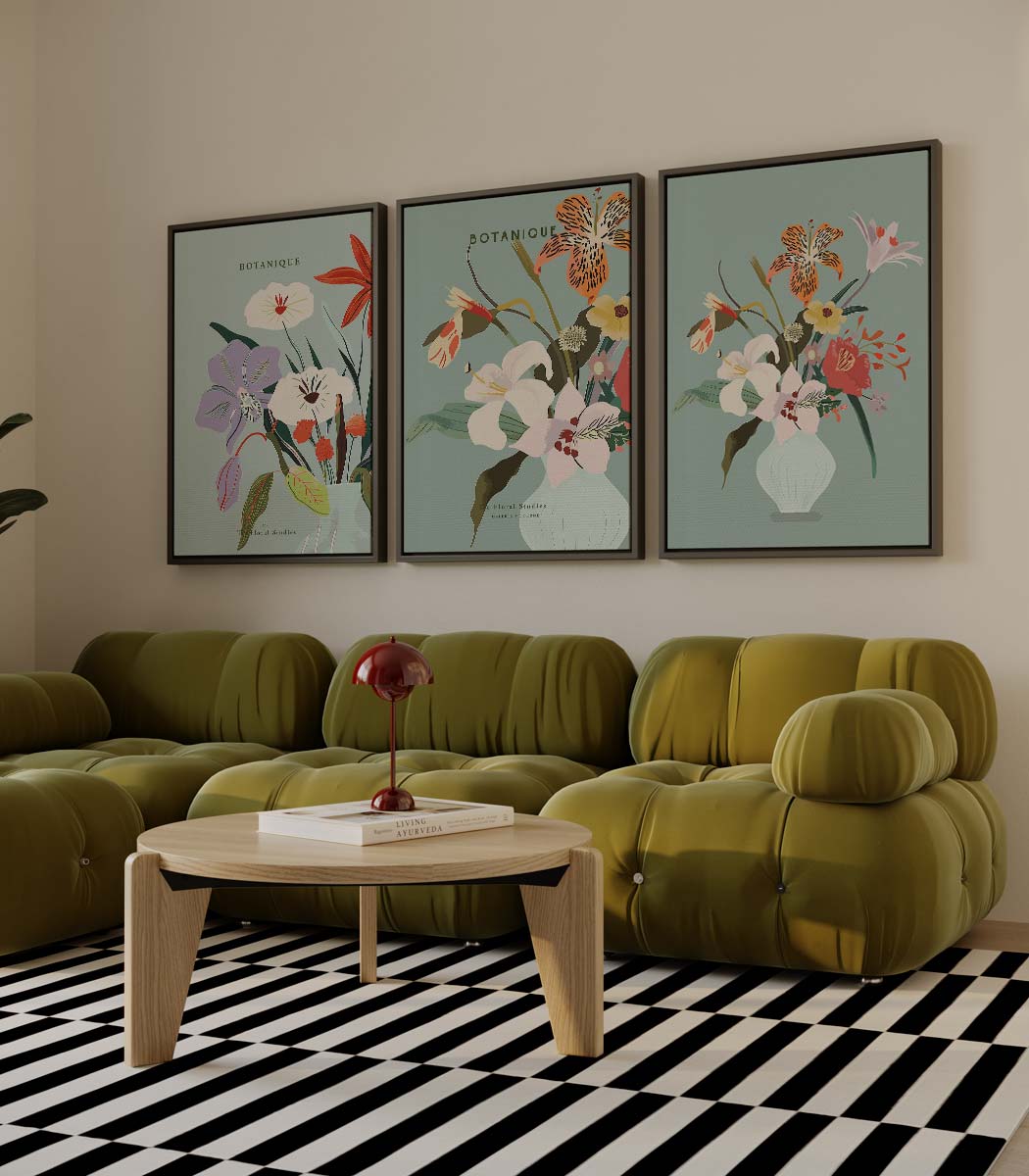 Botanische vazen met pastelbloemen – drieluik als wanddecoratie