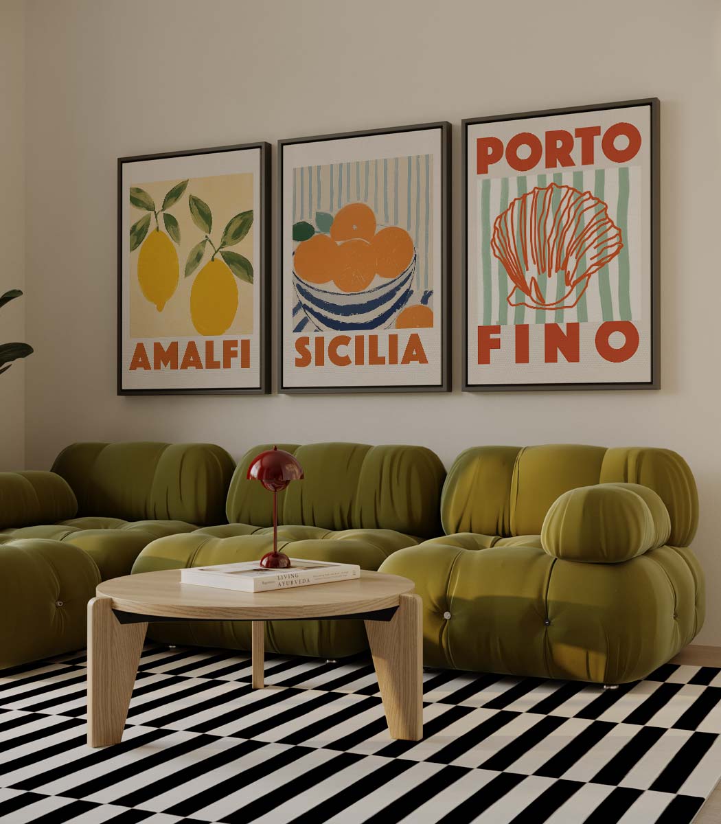 Italiaanse kustplaatsen met citrusaccenten – drieluik als wanddecoratie