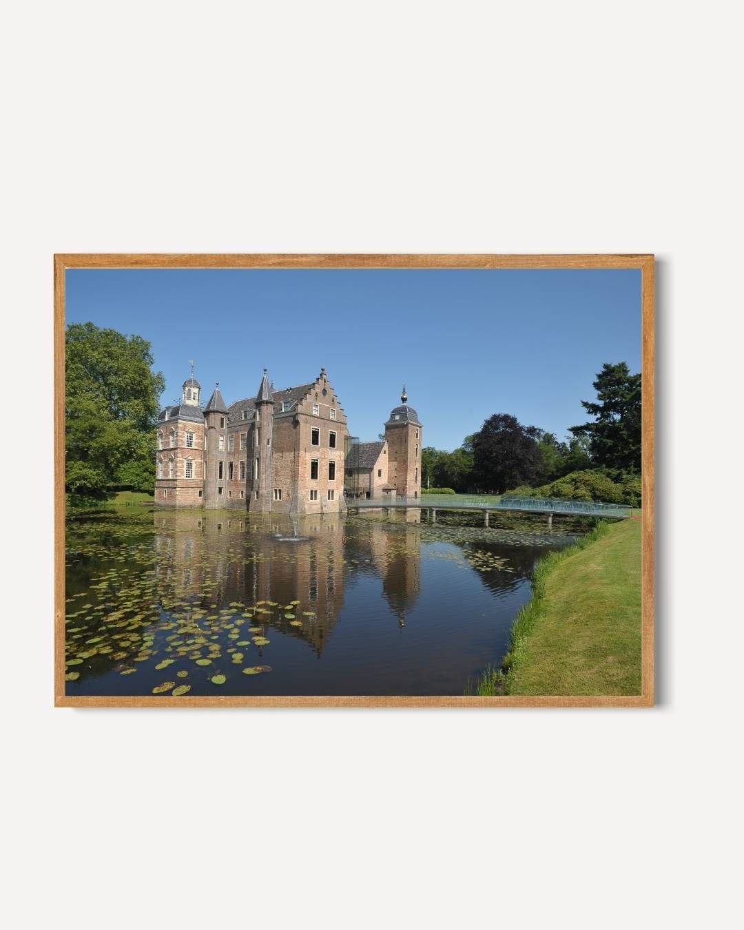 Historisch kasteel met waterpartij Poster – portret poster als wanddecoratie