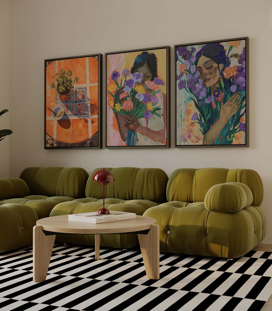 Bloemen en vrouwen in warme kleuren – drieluik als wanddecoratie