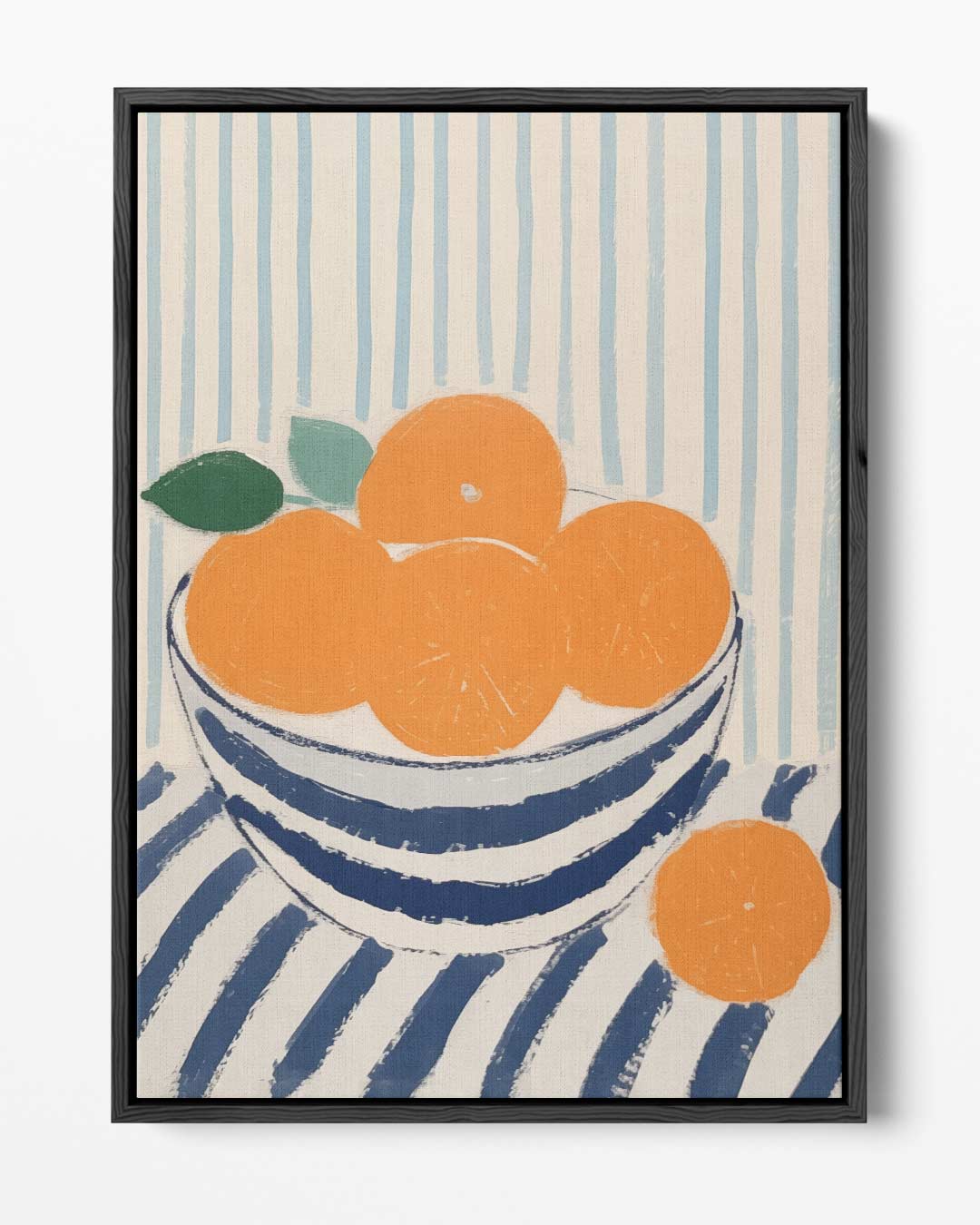 Blauwe kom met sinaasappels op gestreept tafelkleed – kunstwerk met zwarte baklijst