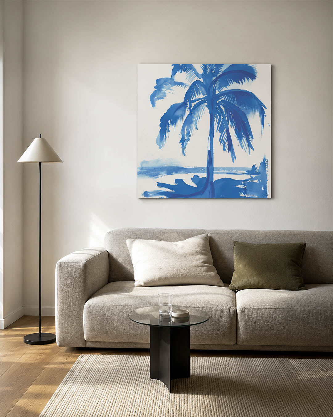 Blauwe palmboom kunstwerk – vierkante wanddecoratie – dit kunstwerk toont een palmboom in blauwe tinten tegen een witte