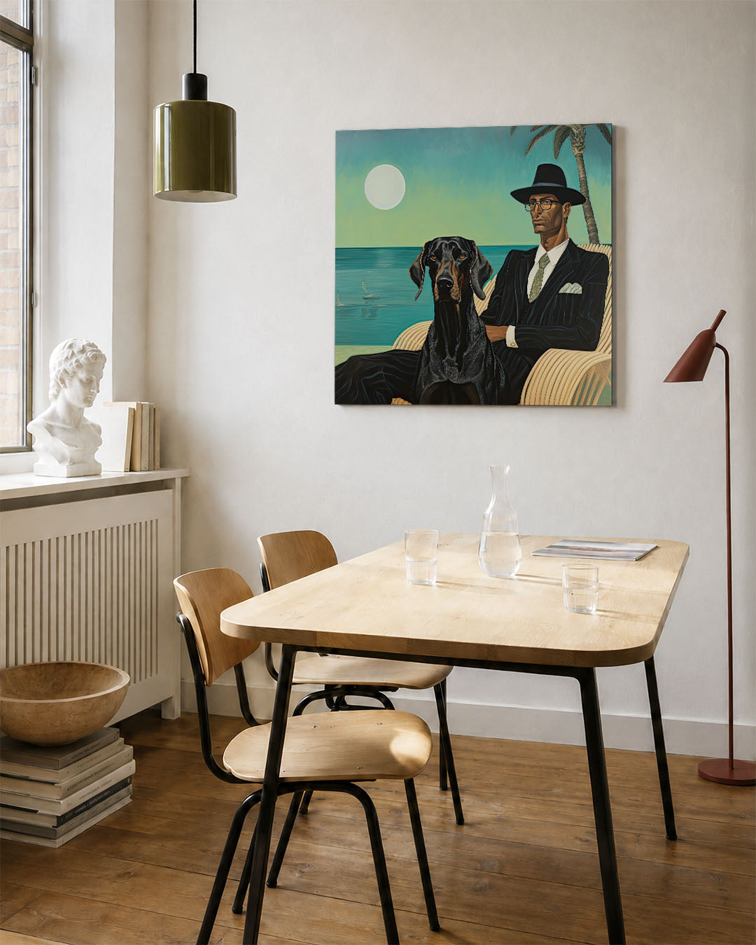 Man met hond kunstwerk – vierkante wanddecoratie – een man in een zwart pak zit naast een hond. De achtergrond toont een zee