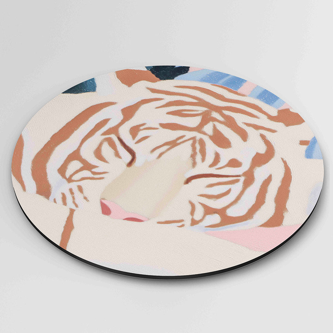 Slapende tijger – moderne ronde wanddecoratie van WallArtistic