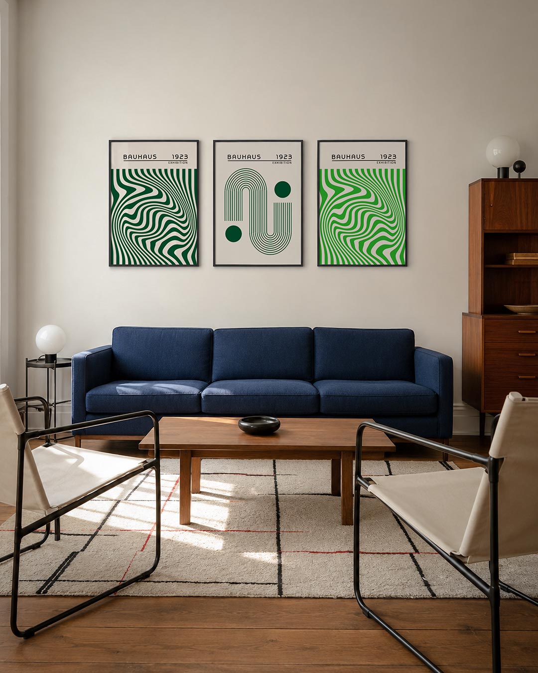 Golvend lijnenspel driedelige posterset – deze posterset in drie delen toont een dynamisch lijnenspel met golvende groene en