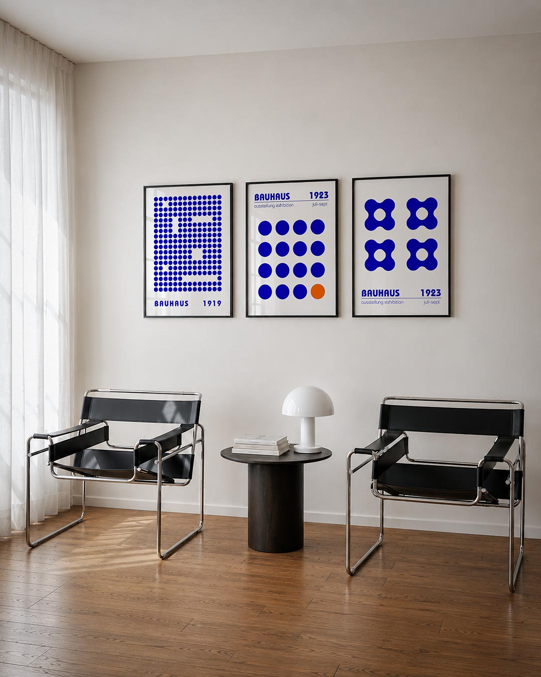 Puntpatroon blauw driedelige posterset – een raster van blauwe stippen vormt een speels patroon. De stippen zijn gelijkmatig