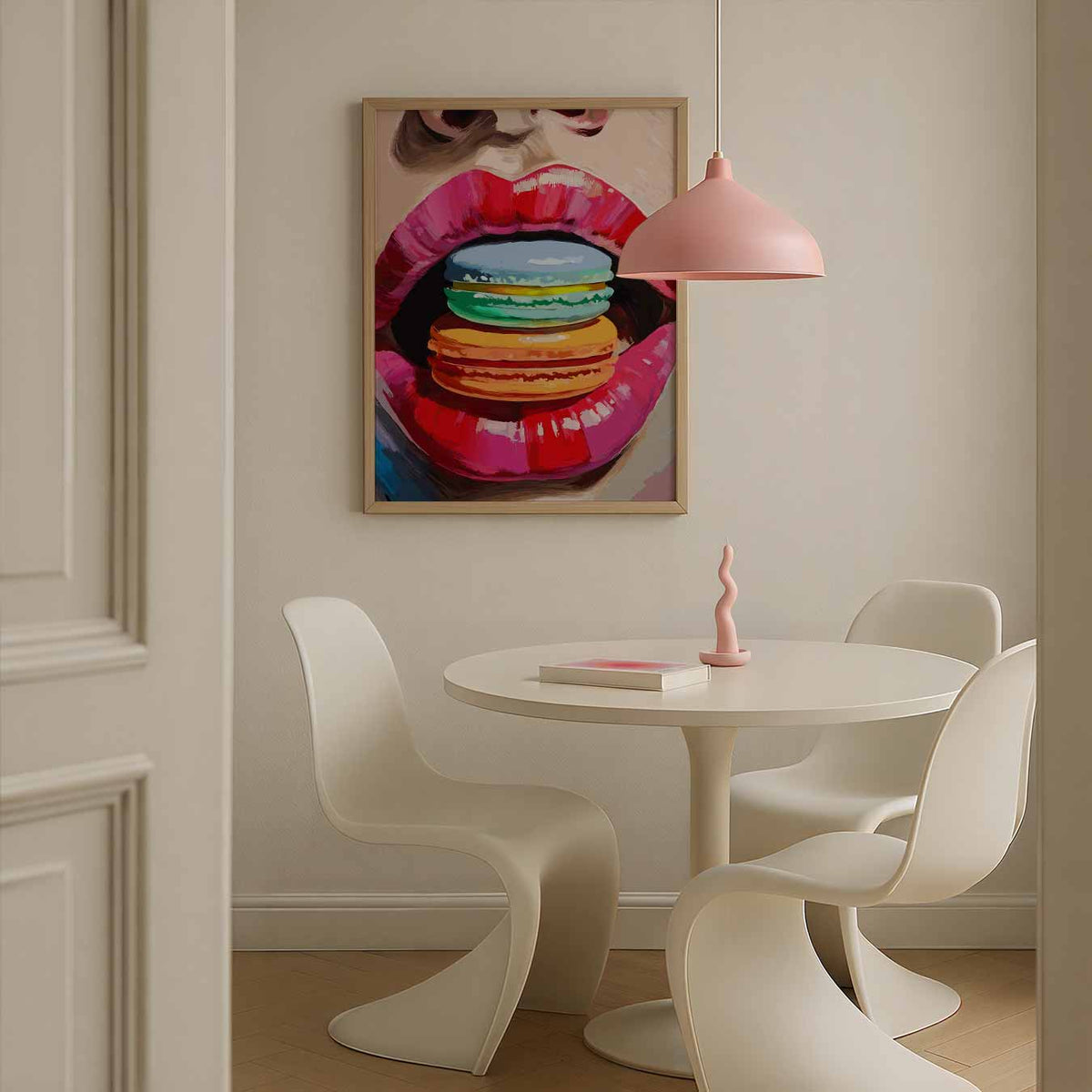 Kleurrijke Macaron Kus – zomerse poster in staand formaat