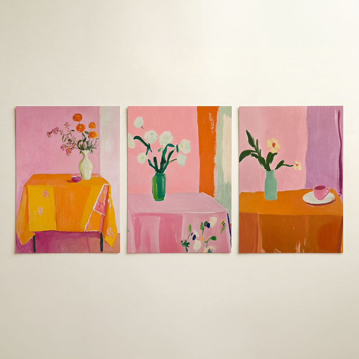 Kleur en bloemen driedelige posterset in interieur