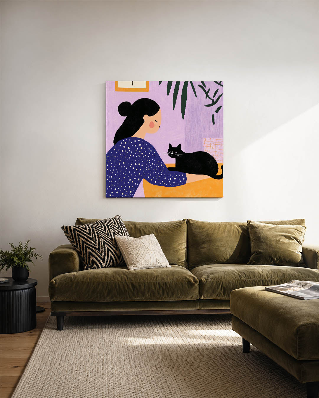 Vrouw met kat kunstwerk – sfeerbeeld – dit kunstwerk toont een vrouw met een zwarte kat. De achtergrond is paars met groene
