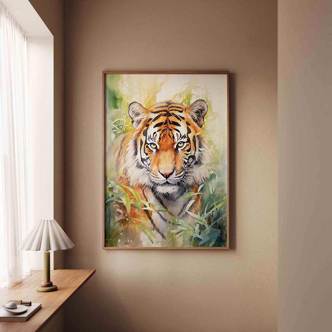 Tijger in jungle – staande jungle wanddecoratie van WallArtistic