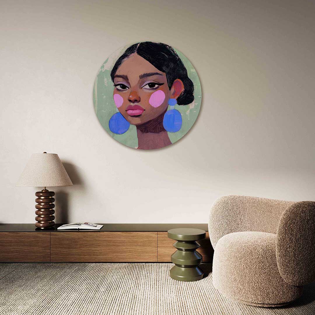 Portret met roze accenten – abstracte muurcirkel als ronde wanddecoratie