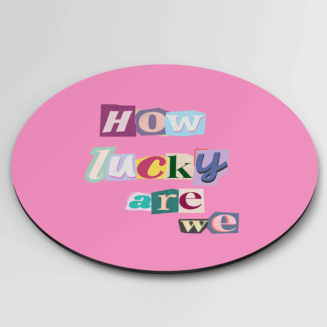 How lucky are we – kleurrijke wandkunst als muurcirkel