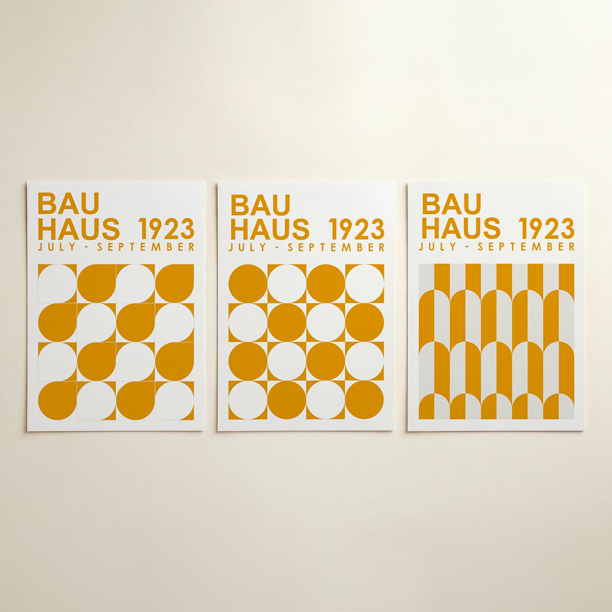 Vorm en kleur posterset – detailweergave – deze posterset in drie delen toont een ritmisch spel van halve cirkels en
