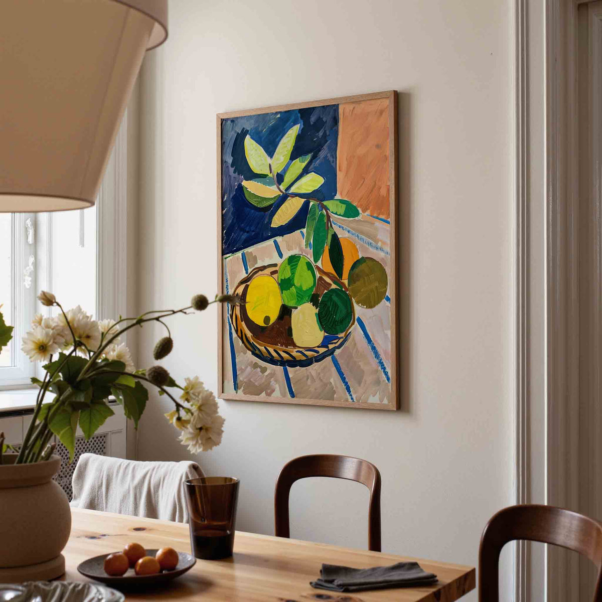 Fruitmand met bladeren – eigentijdse illustratie poster in staand formaat