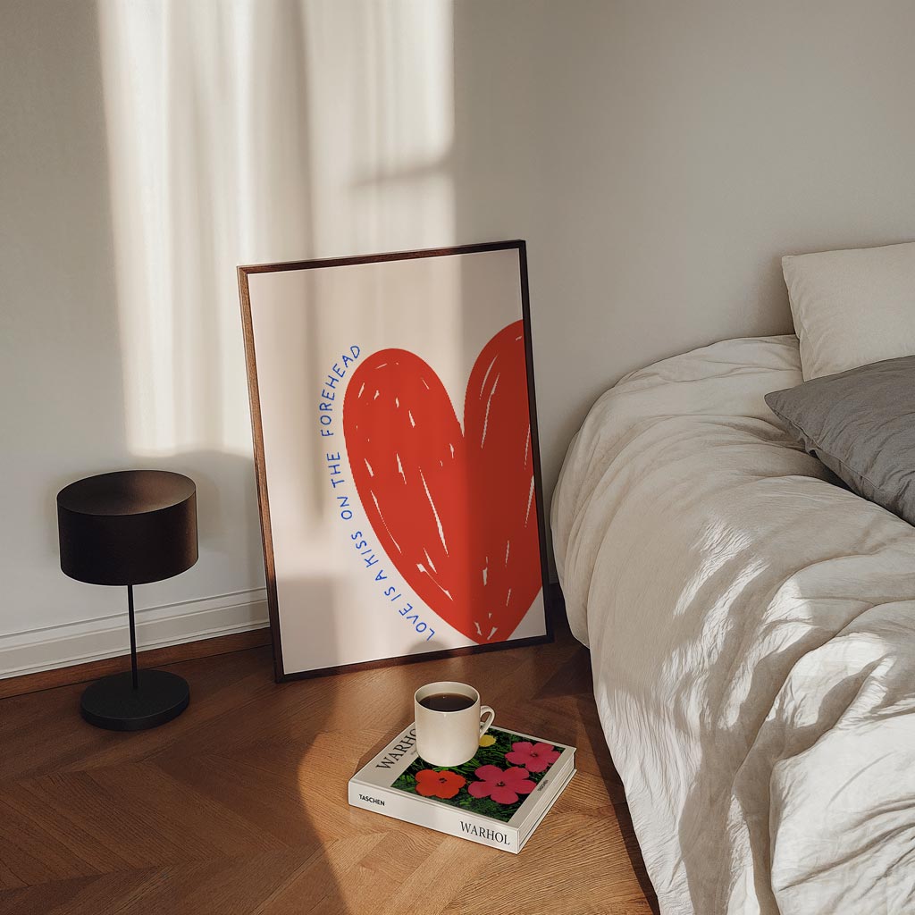Liefdevolle Kus Voorhoofd – staande zomer wanddecoratie van WallArtistic