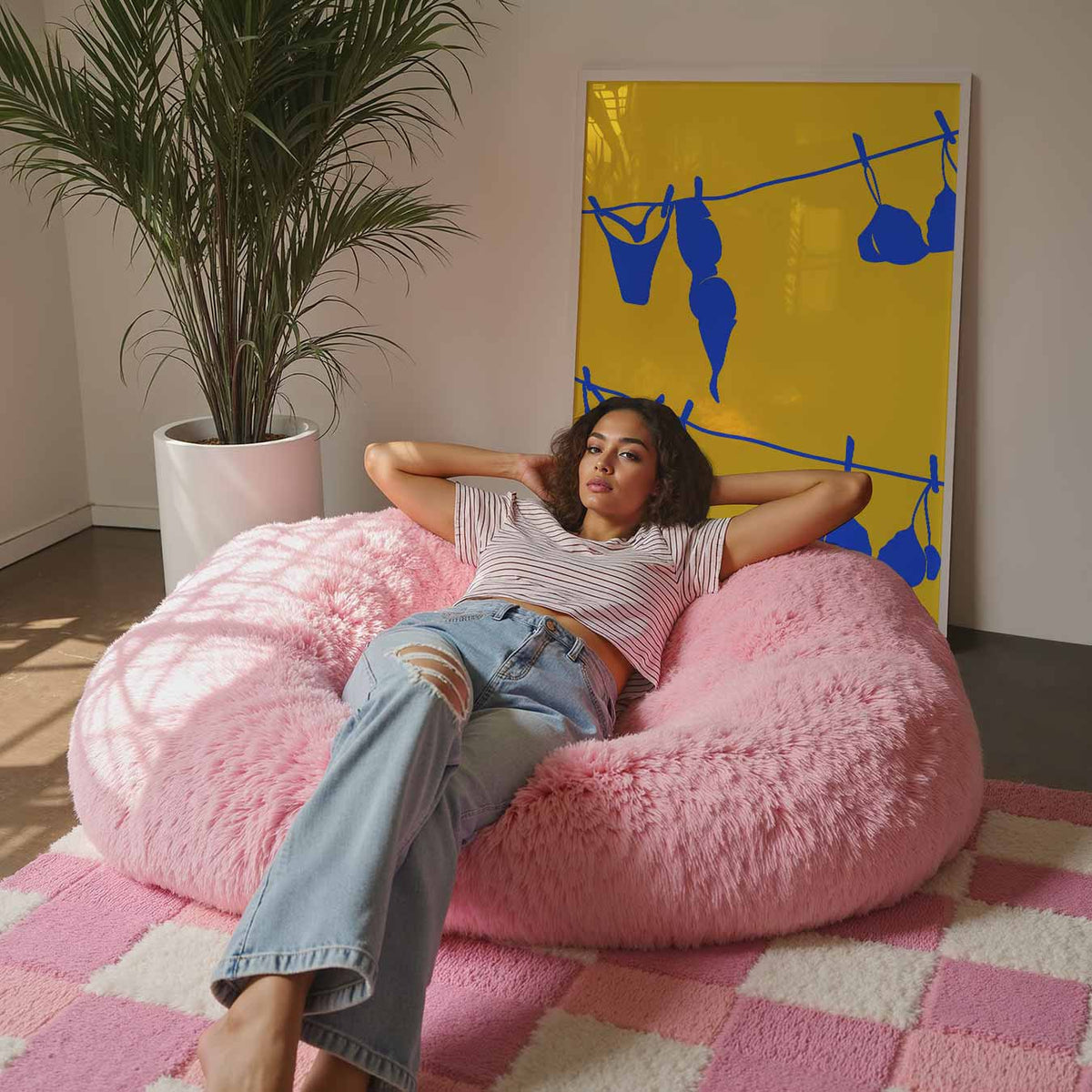 Vrolijk Lingerie aan de Lijn – staande zomer wanddecoratie van WallArtistic