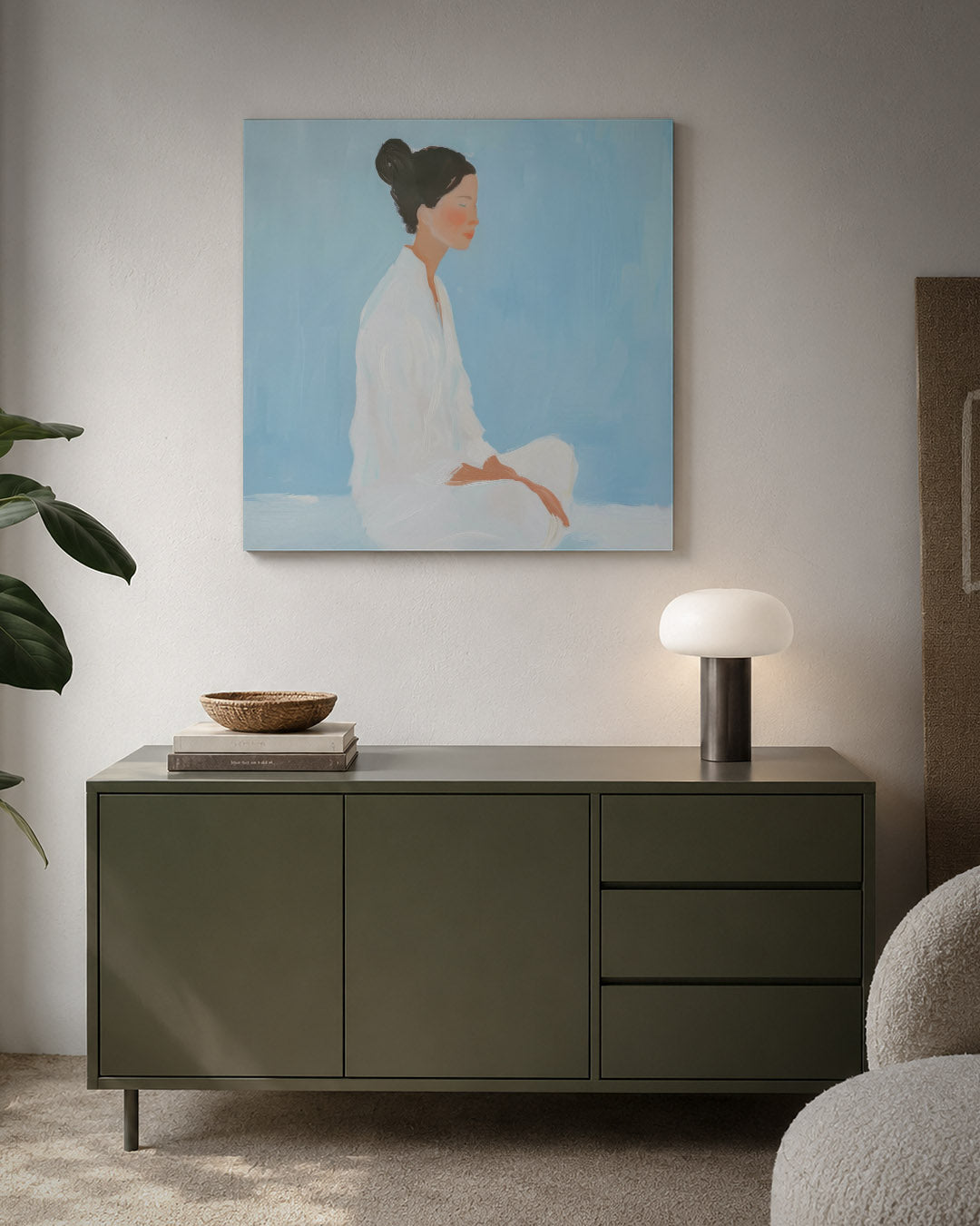 Serene meditatie kunstwerk – detailweergave – dit kunstwerk toont een zittende figuur in een rustige pose tegen een zachte