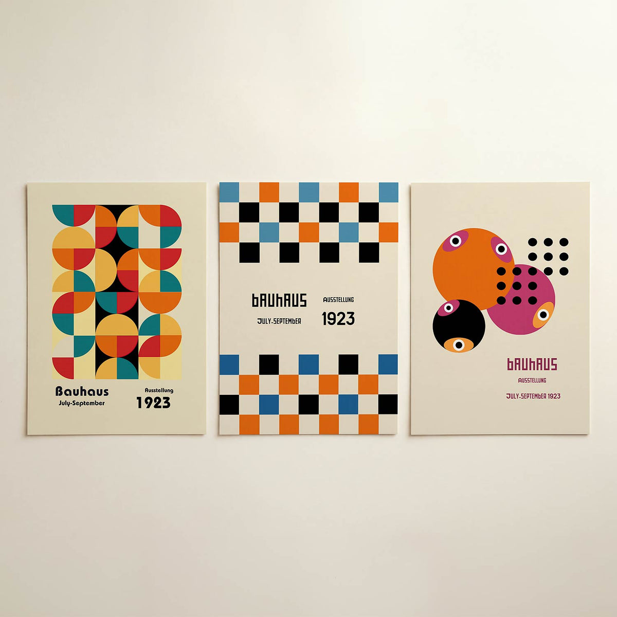 Vormen en kleurvlakken posterset – detailweergave – deze posterset in drie delen toont een speelse mix van halve cirkels en