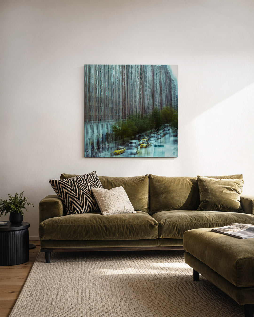 Stedelijke reflecties kunstwerk – derde productweergave – deze kunstwerk toont een drukke stadsscène met hoge gebouwen en