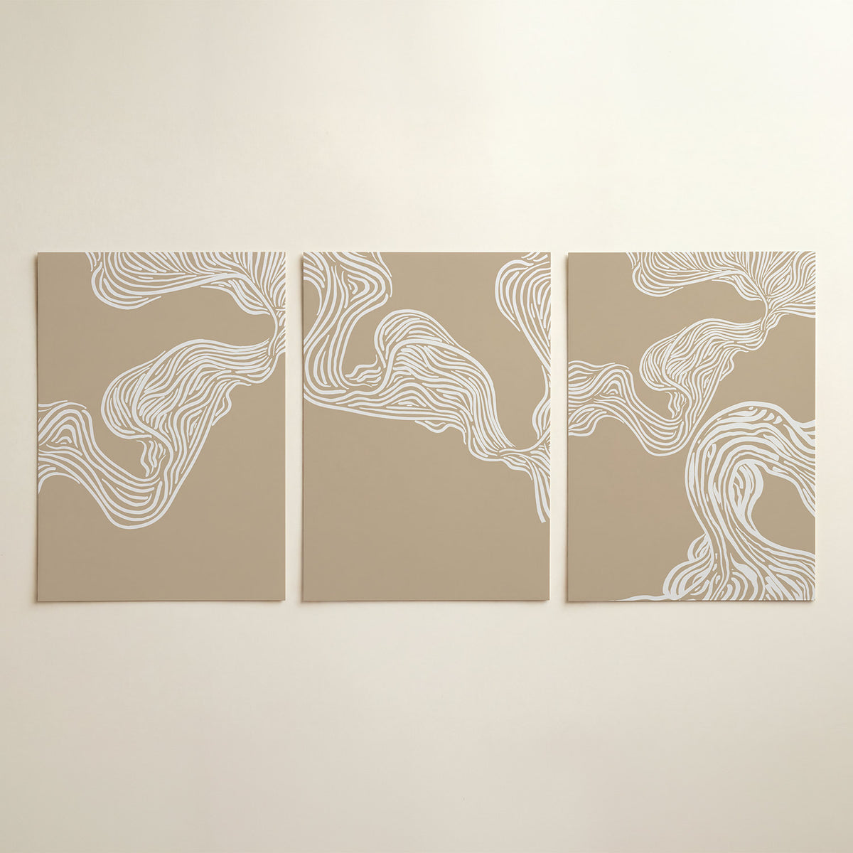 Golvende lijnen – driedelige posterset in tweede interieur
