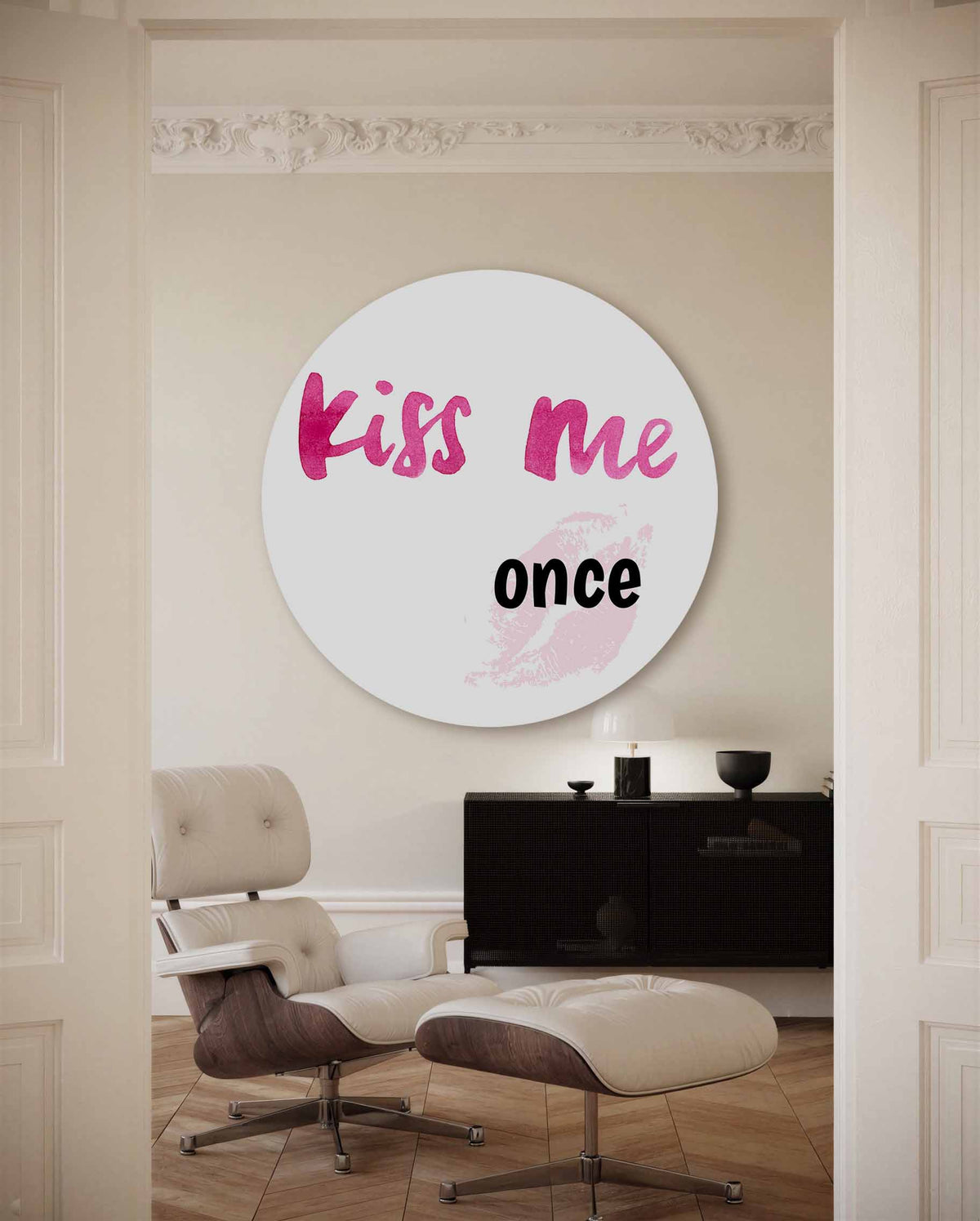 Kiss me once – muurcirkel met kleur en vormen voor aan de muur