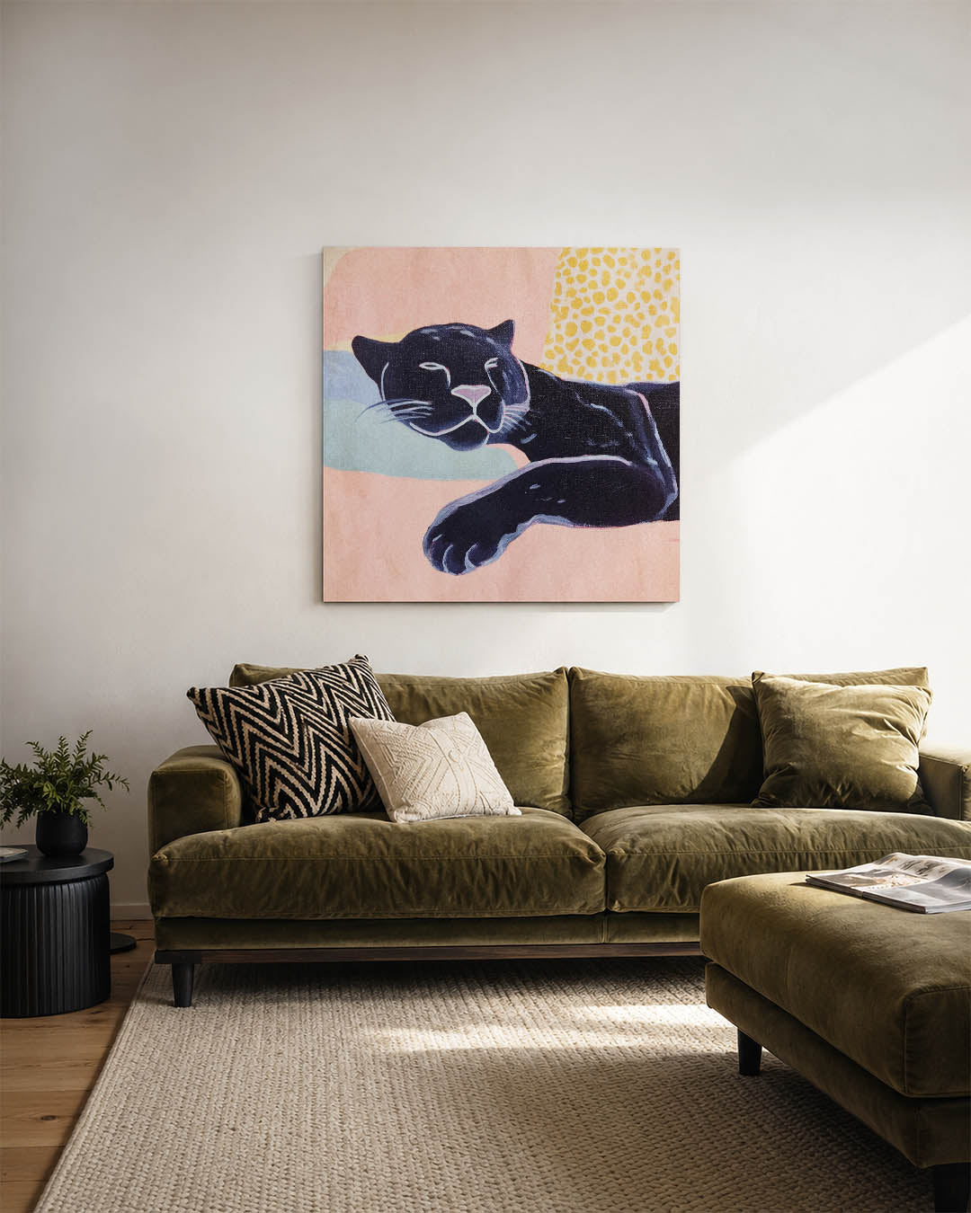 Dromerige panter kunstwerk – sfeerbeeld – dit kunstwerk toont een ontspannen panter in een kleurrijke omgeving. De zachte