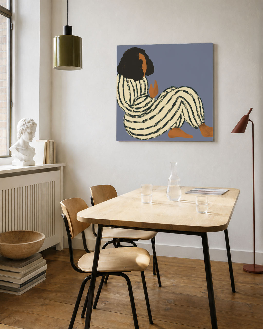 Gestreepte vormen kunstwerk – vierkante wanddecoratie – dit werk toont een figuur in een gestreept patroon tegen een effen
