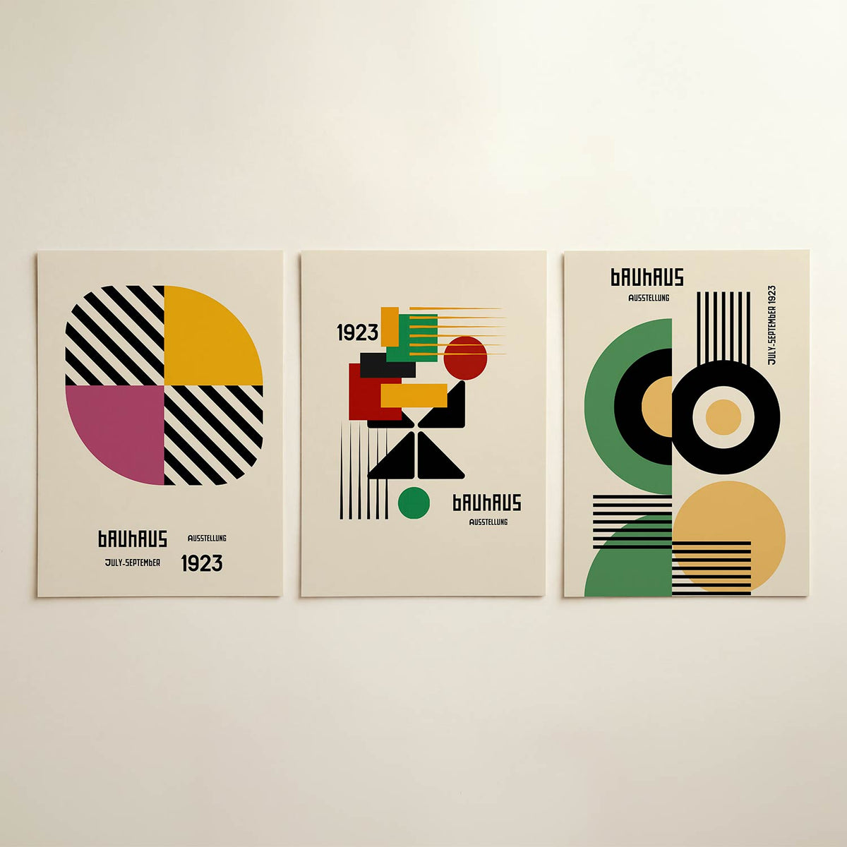Vorm en kleurenspel posterset – detailweergave – deze posterset in drie delen toont een dynamisch spel van halve cirkels en