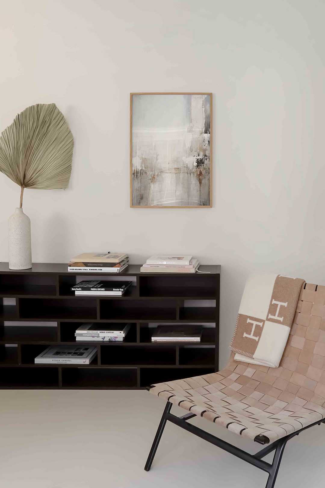 Abstracte beige en grijze – zachte abstracte poster in staand formaat
