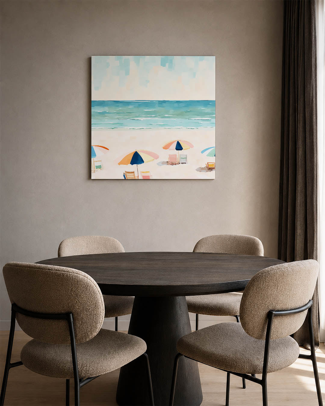 Zomerse strandscène kunstwerk – vierkante wanddecoratie – dit werk toont een strandscène met kleurrijke parasols en een kalme