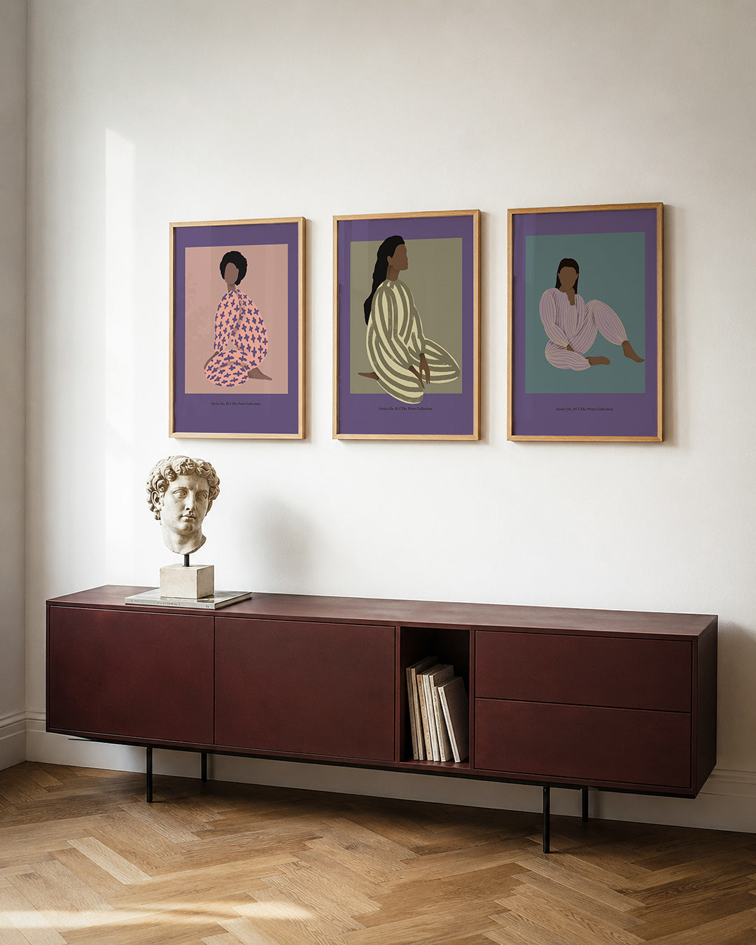 Vorm en kleur posterset – detailweergave – een figuur in zachte tinten met een patroon van paarse kruisen