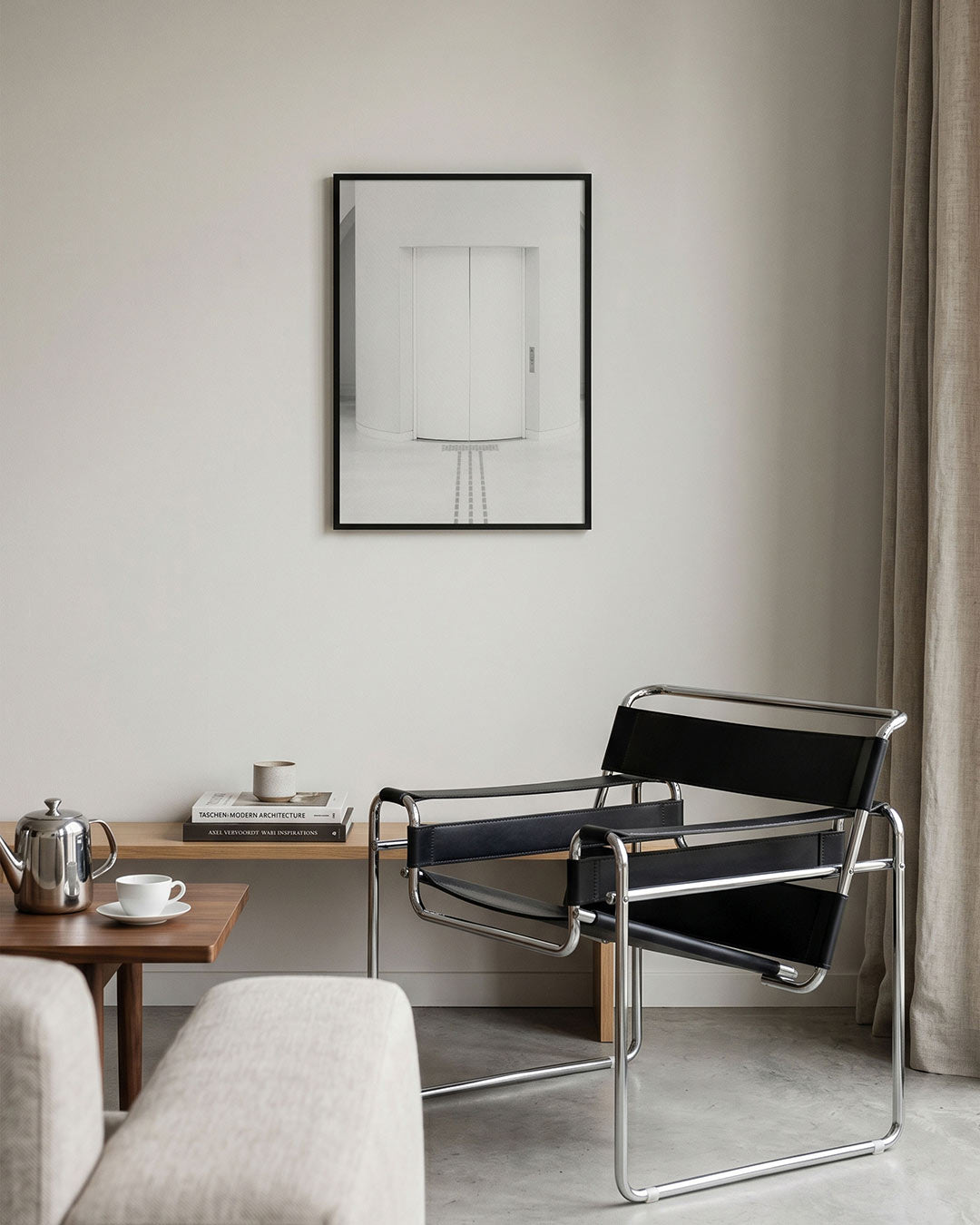 Abstracte poster – tweede productweergave – een abstracte poster met donkere tinten en een rustige visuele opbouw.