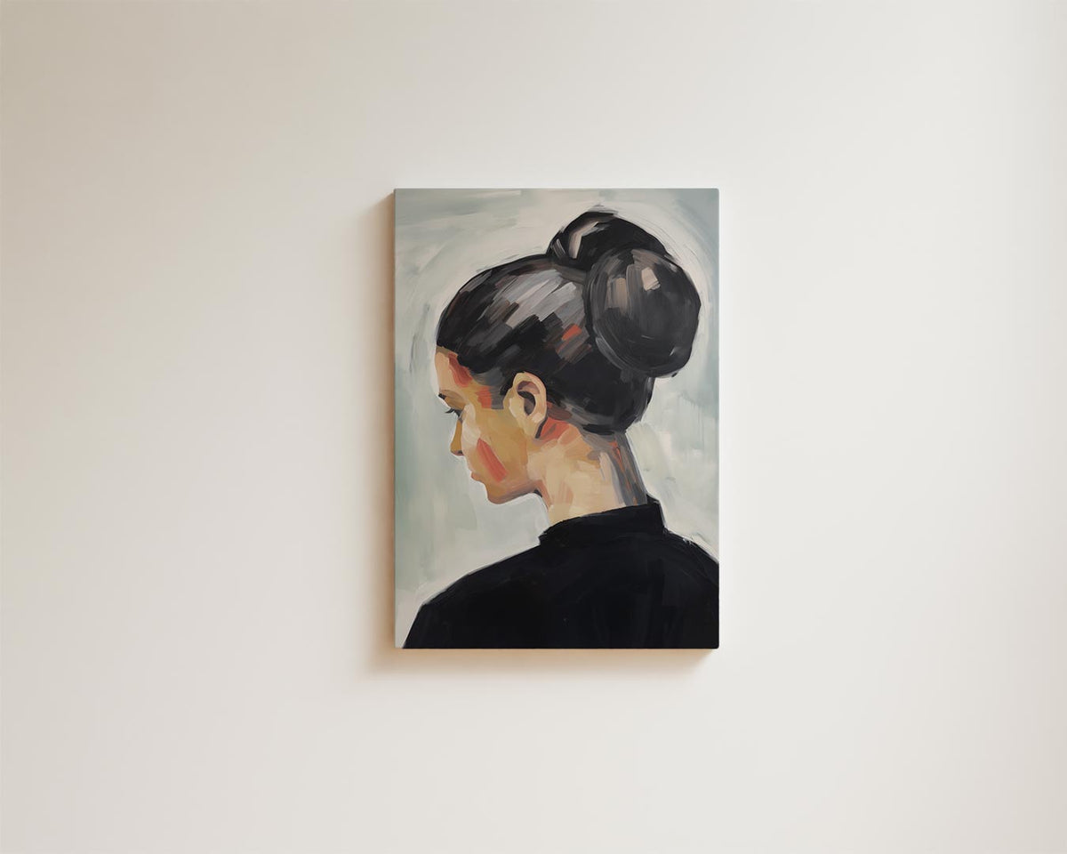 Vrouwelijke Elegantie in Stille Reflectie – modern portret kunstwerk van WallArtistic