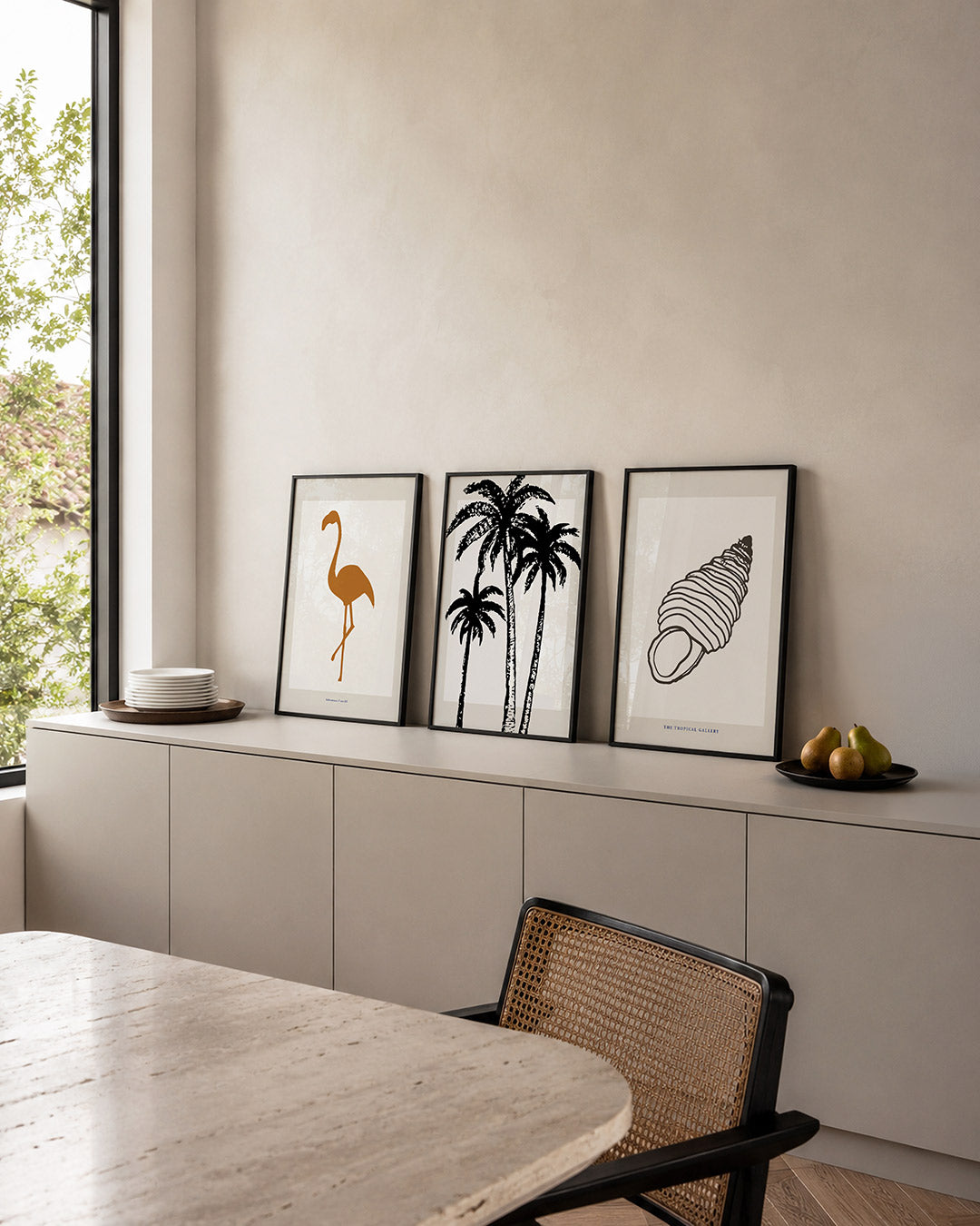 Vorm en balans posterset – detailweergave – een silhouet van een vogel in warme bruintinten, centraal