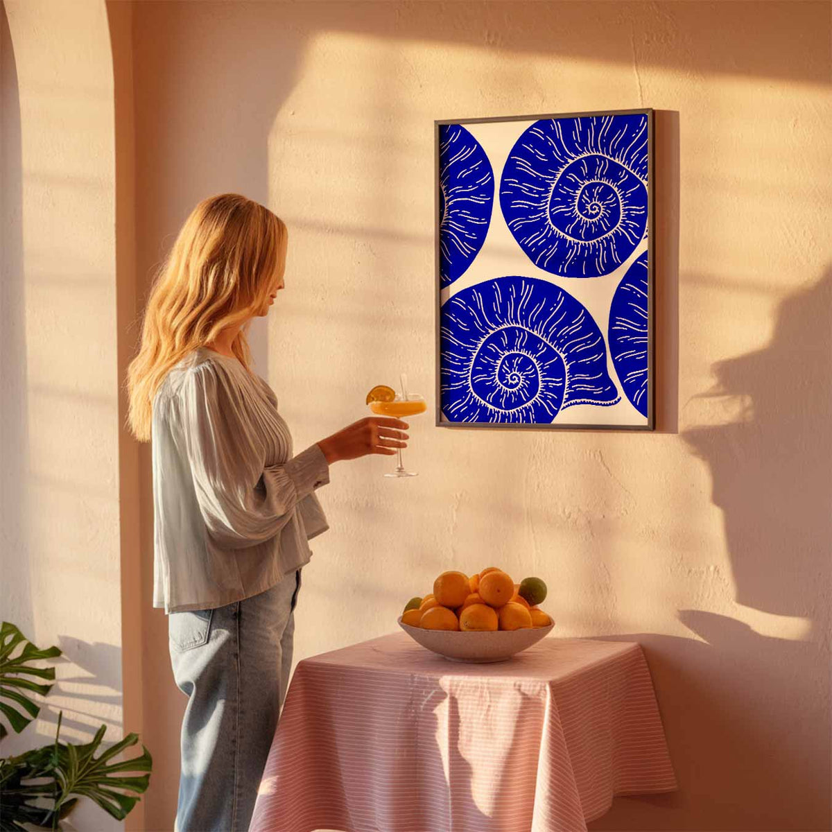 Spiralen in Blauw – zeedierenposter als moderne staande wanddecoratie