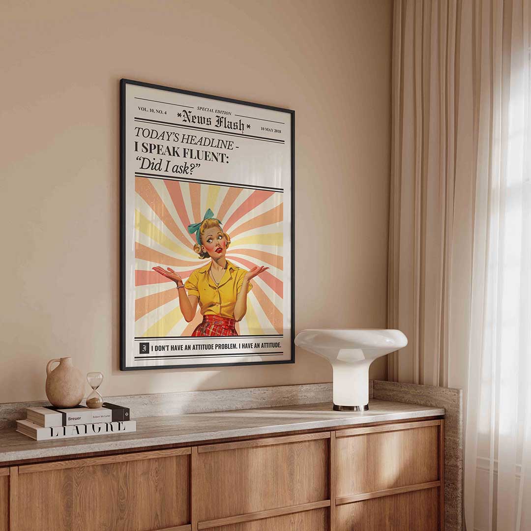 Vrouw met retro uitstraling – kleurrijke Pop Art poster in staand formaat