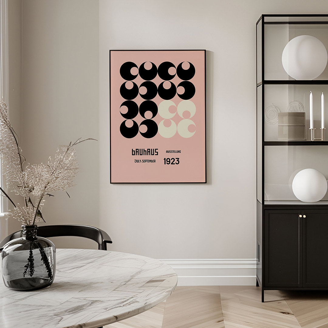 Cirkelpatroon en tekst – geometrische Bauhaus poster in staand formaat