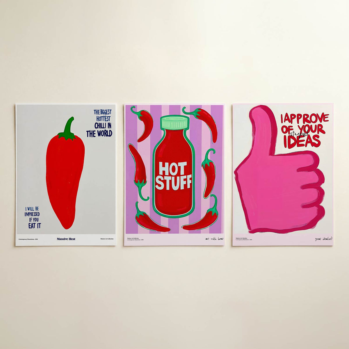Kleur en tekst driedelige posterset in interieur