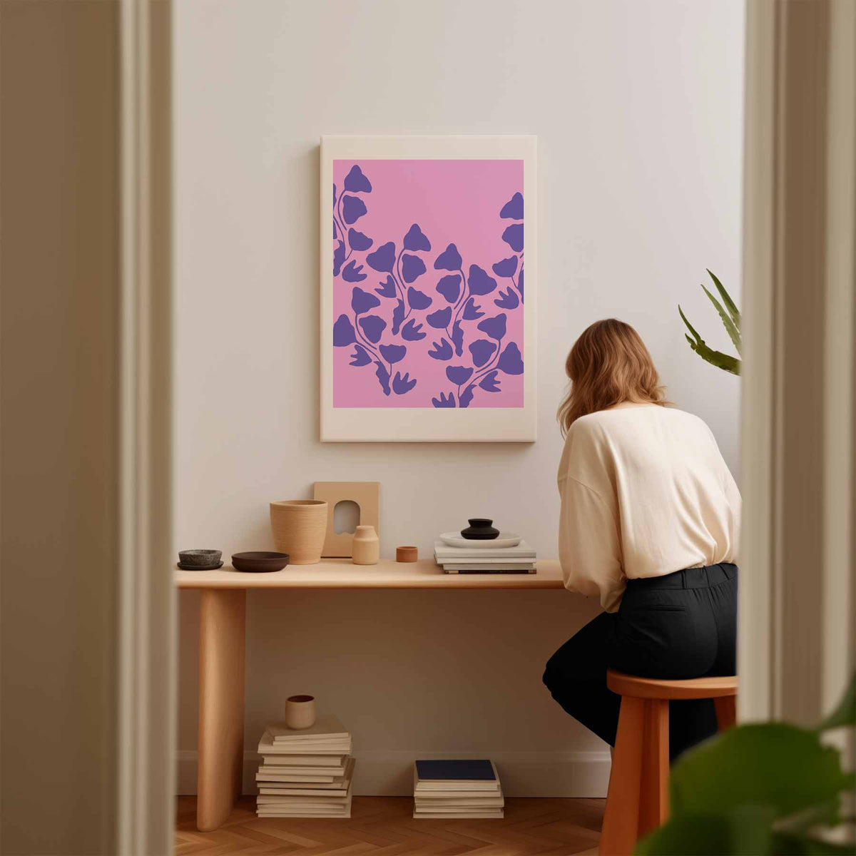 Vrolijke Paarse Bloemen op Roze – staand kunstwerk voor modern interieur