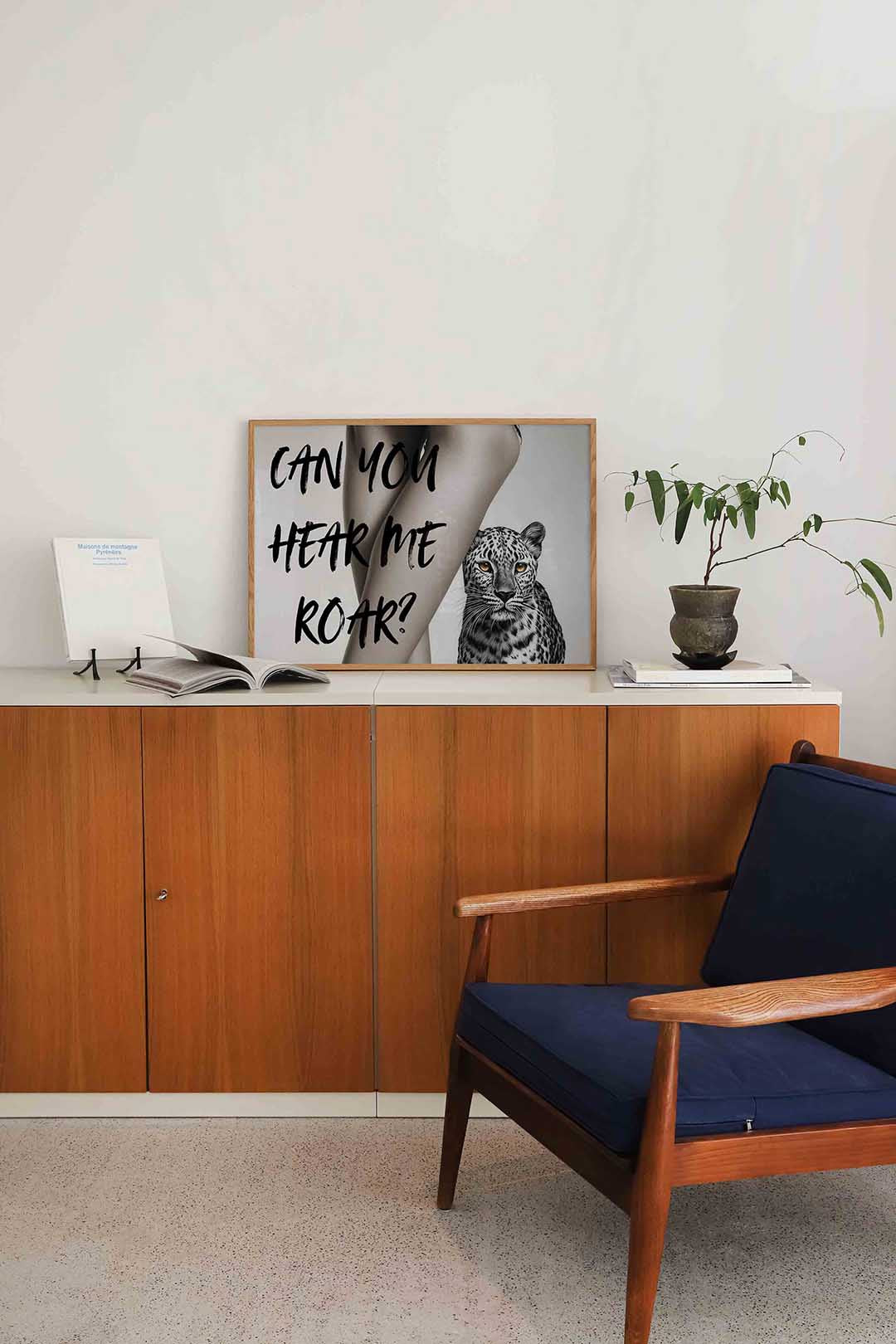 Luipaard en benen – liggende dieren wanddecoratie van WallArtistic