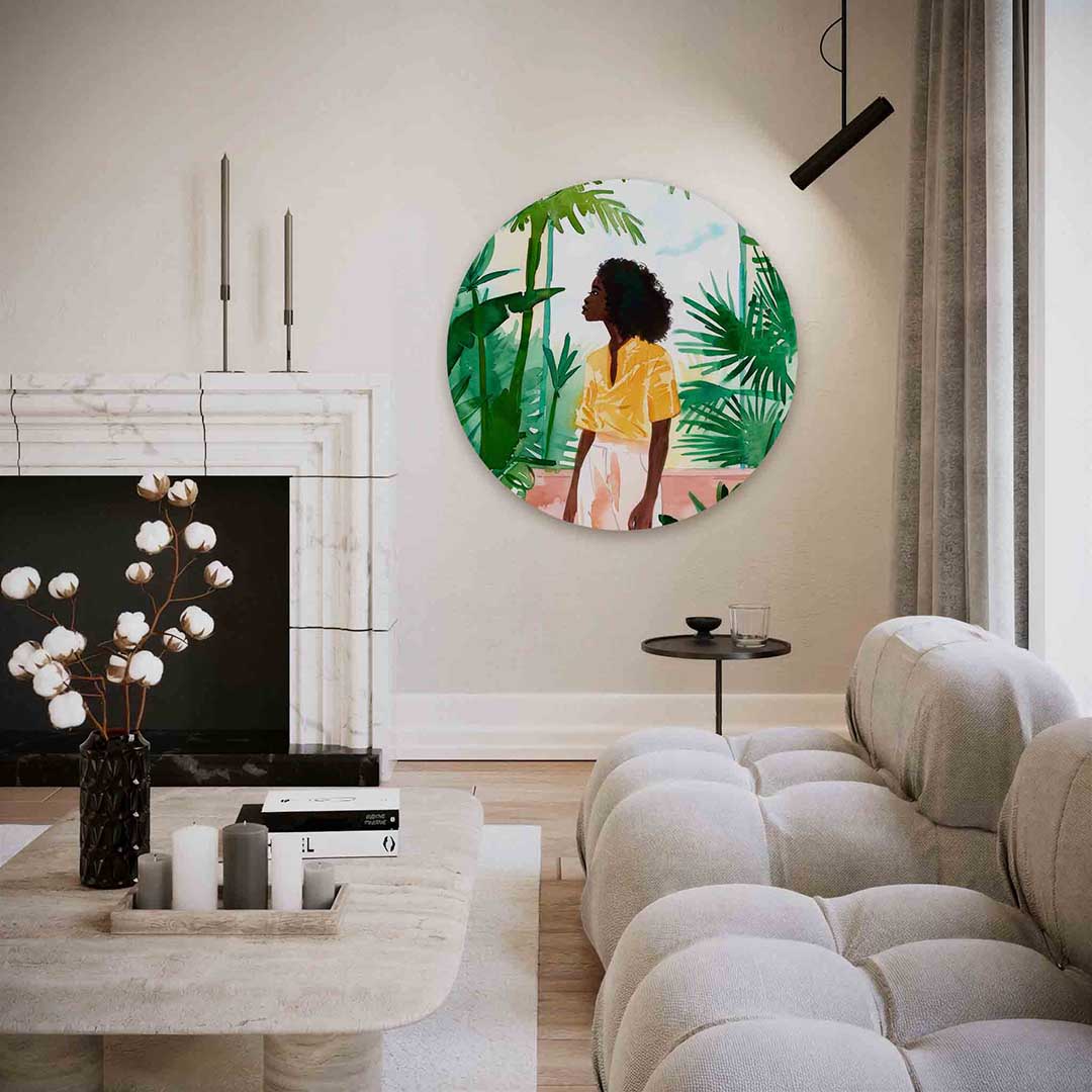 Vrouw in groene omgeving – abstracte textuur muurcirkel als wanddecoratie