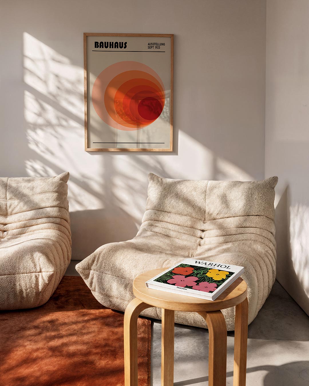 Cirkelvormen en kleur – geometrische Bauhaus poster in staand formaat