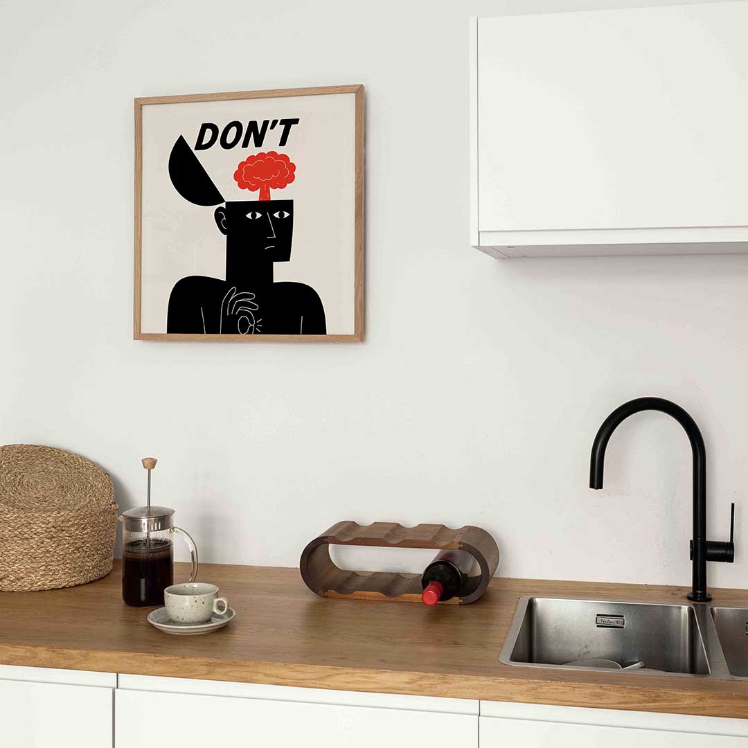 Figuur met tekst en explosie – kleurrijke Pop Art poster in vierkant formaat