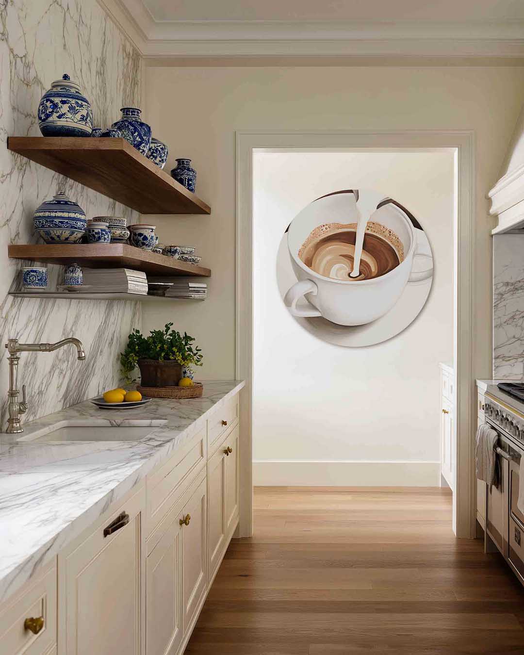 Koffiekop met melk – moderne abstracte muurcirkel voor aan de muur