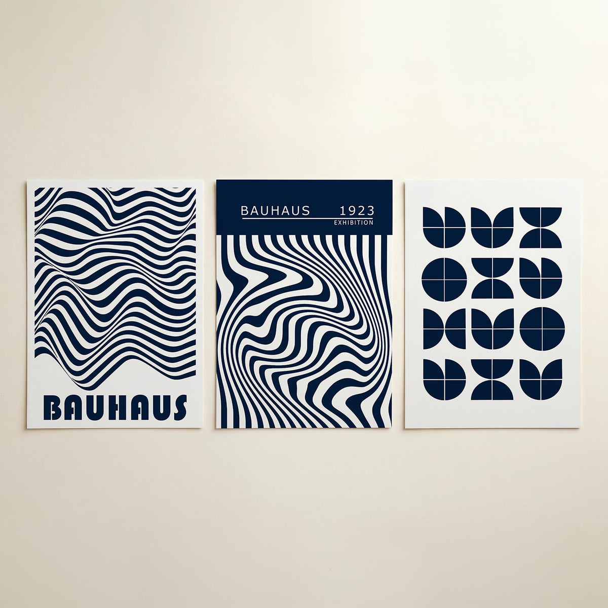 Abstract posterset – detailweergave – een abstracte posterset met donkere tinten en een rustige visuele opbouw.
