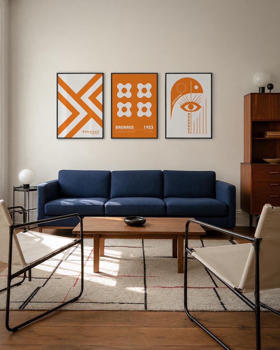 Oranje lijnenspel driedelige posterset – deze posterset in drie delen toont een dynamisch lijnenspel van oranje