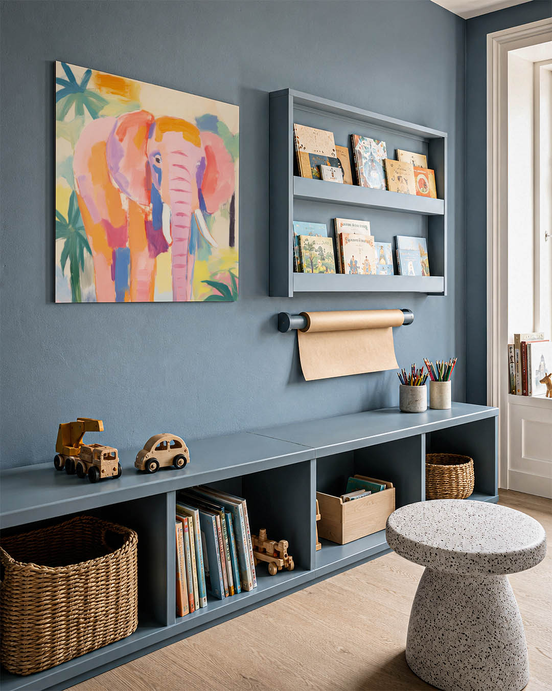 Kleurrijke olifant kunstwerk – detailweergave – dit werk toont een olifant in levendige kleuren met speelse penseelstreken.