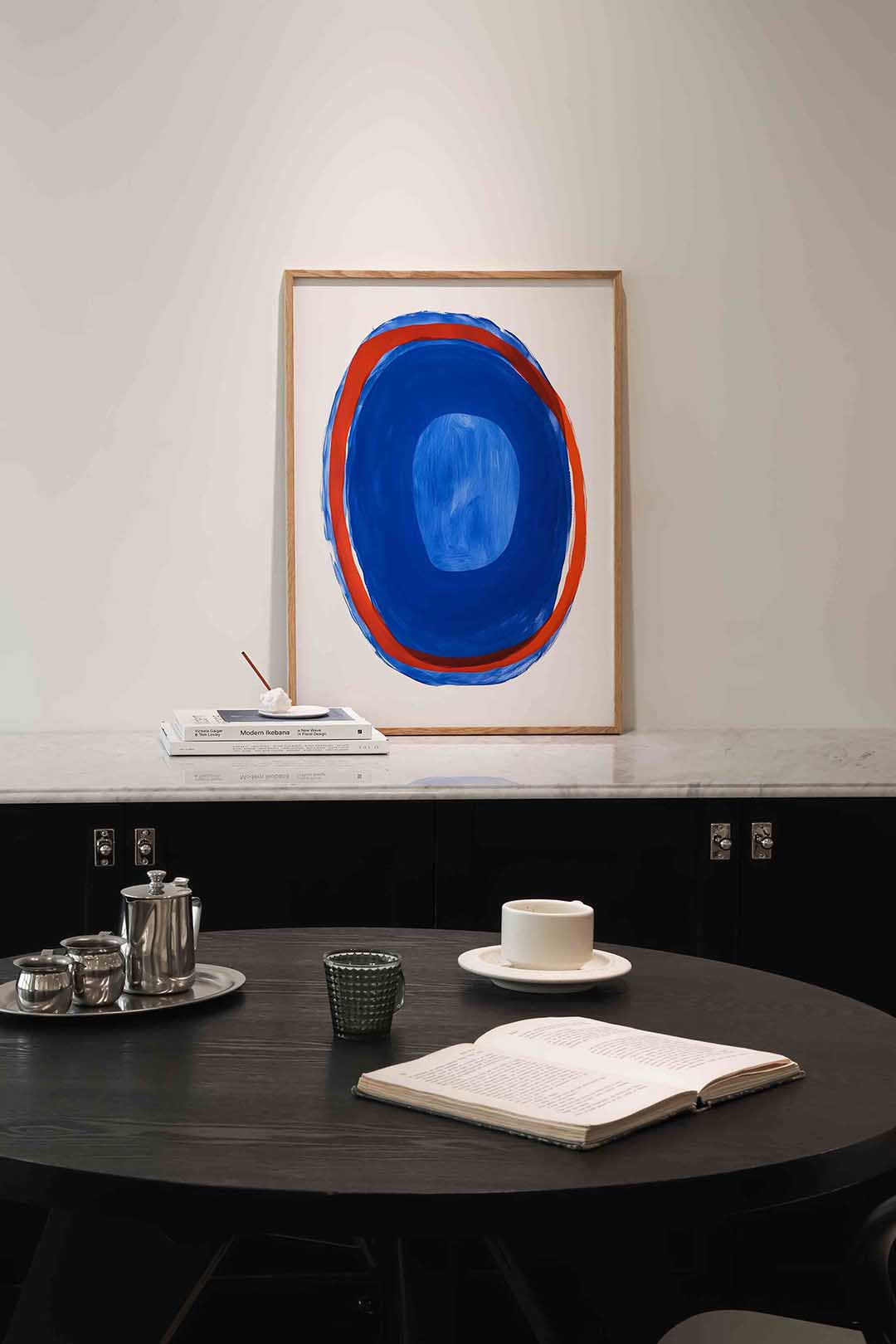 Blauwe en rode cirkel – moderne poster in staand formaat